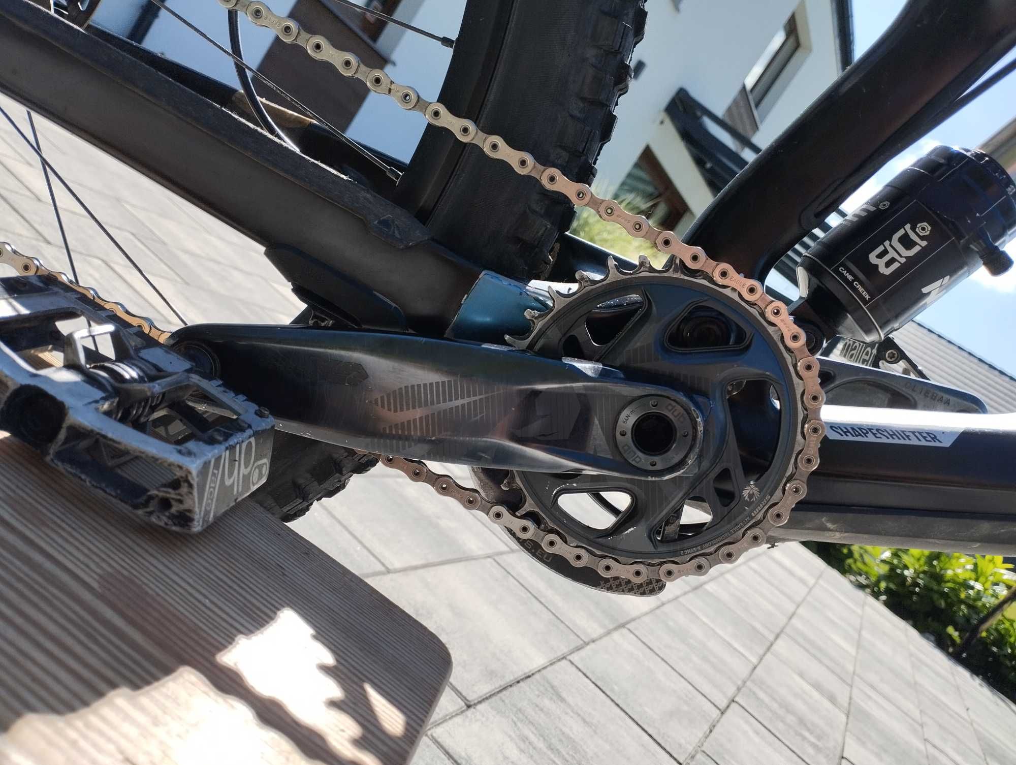 Rower Enduro Canyon Strive CF 8.0, rozmiar L, karbonowy