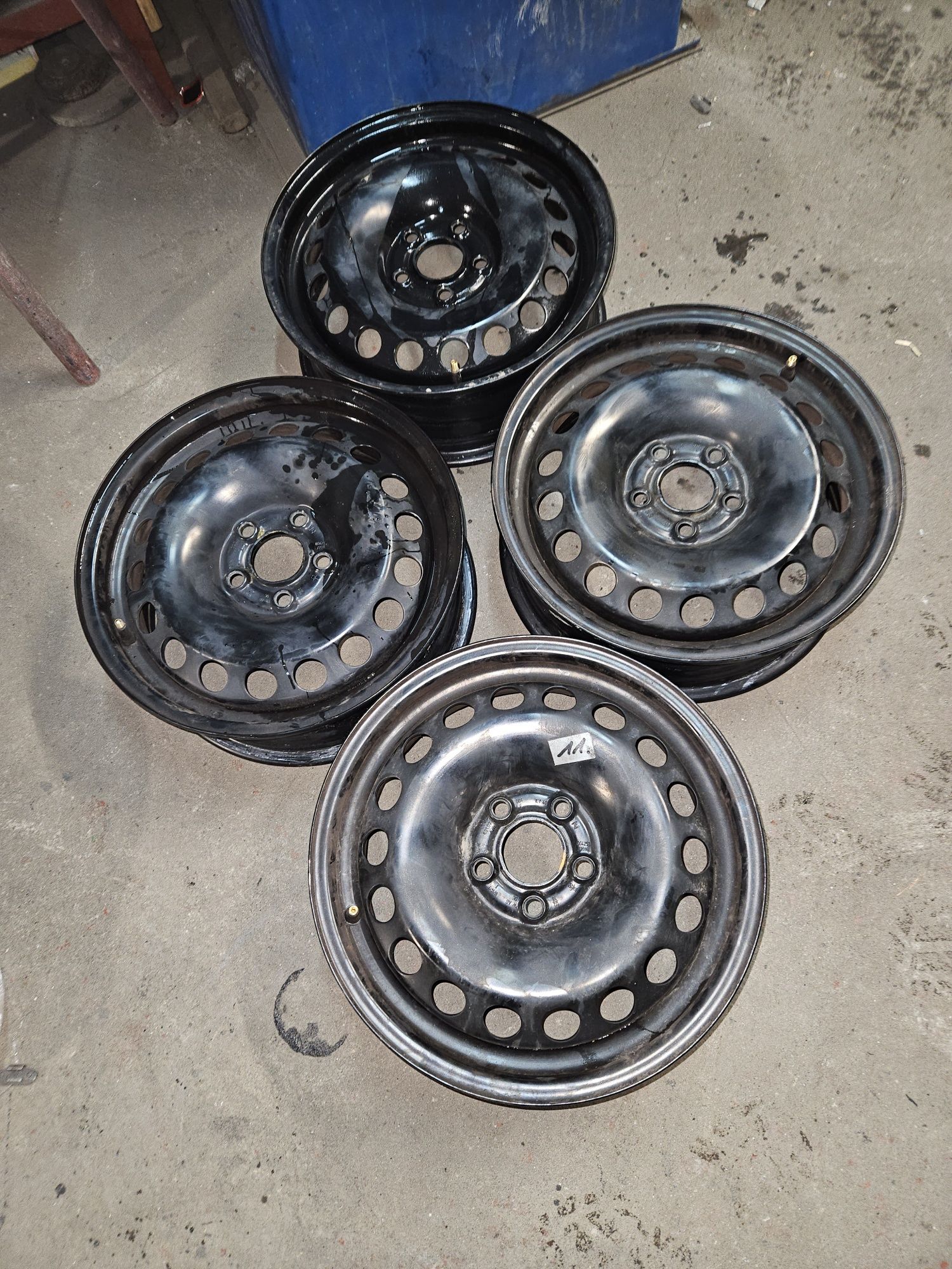 Sprzedam felgi stalowe 5x112 17 Orginalne VW jak nowe