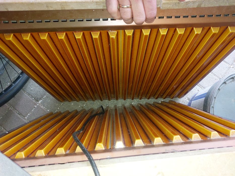 Grzejnik elektryczny z panelem ceramicznym