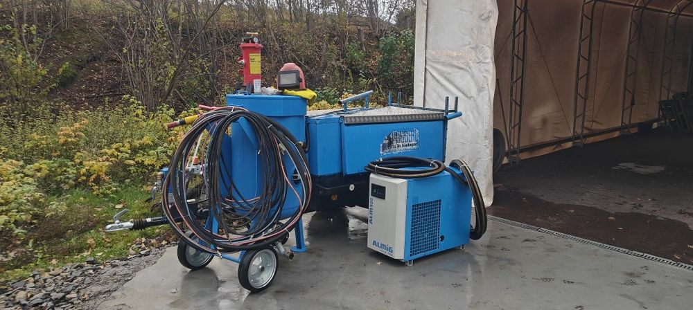 Zestaw do piaskowania Atlas XAS96 zarej. piaskarka 200L osuszacz ALMIG