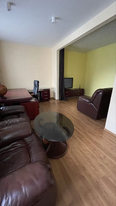 Продам 5 кімнатну квартиру в Центпі міста