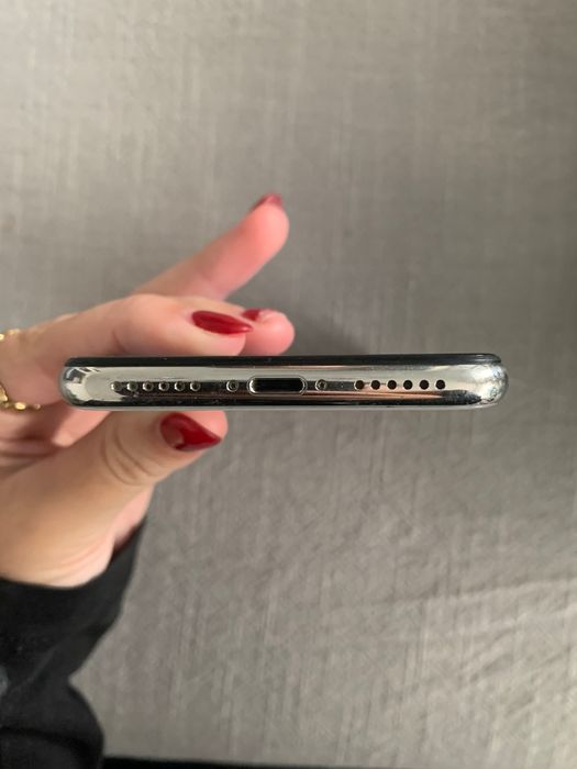 iPhone X - 64 GB - muito bom estado