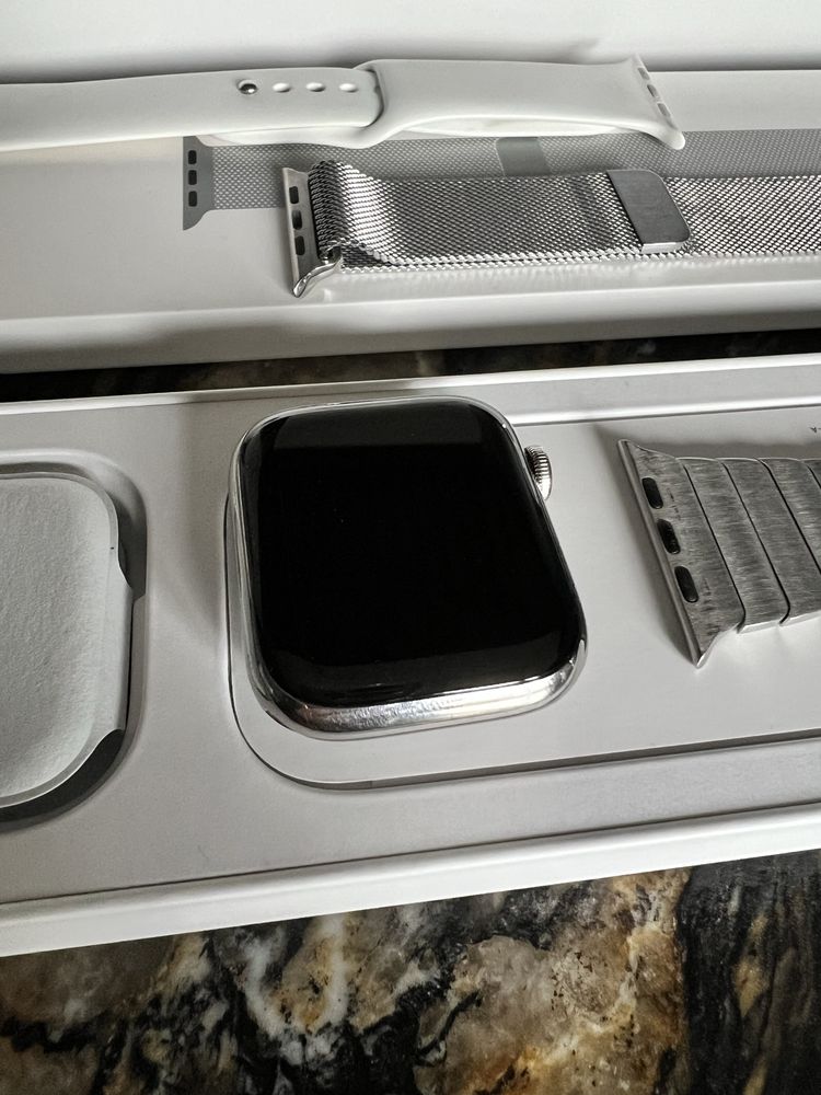 Apple Watch 7 45 mm Silver Stainless Steel