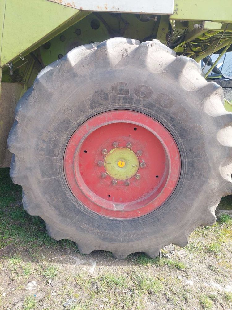 Продам шину 650/75р32 Goodyear