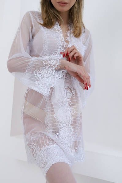 Сексуальный полупрозрачный халатик и комплект белья с доступом