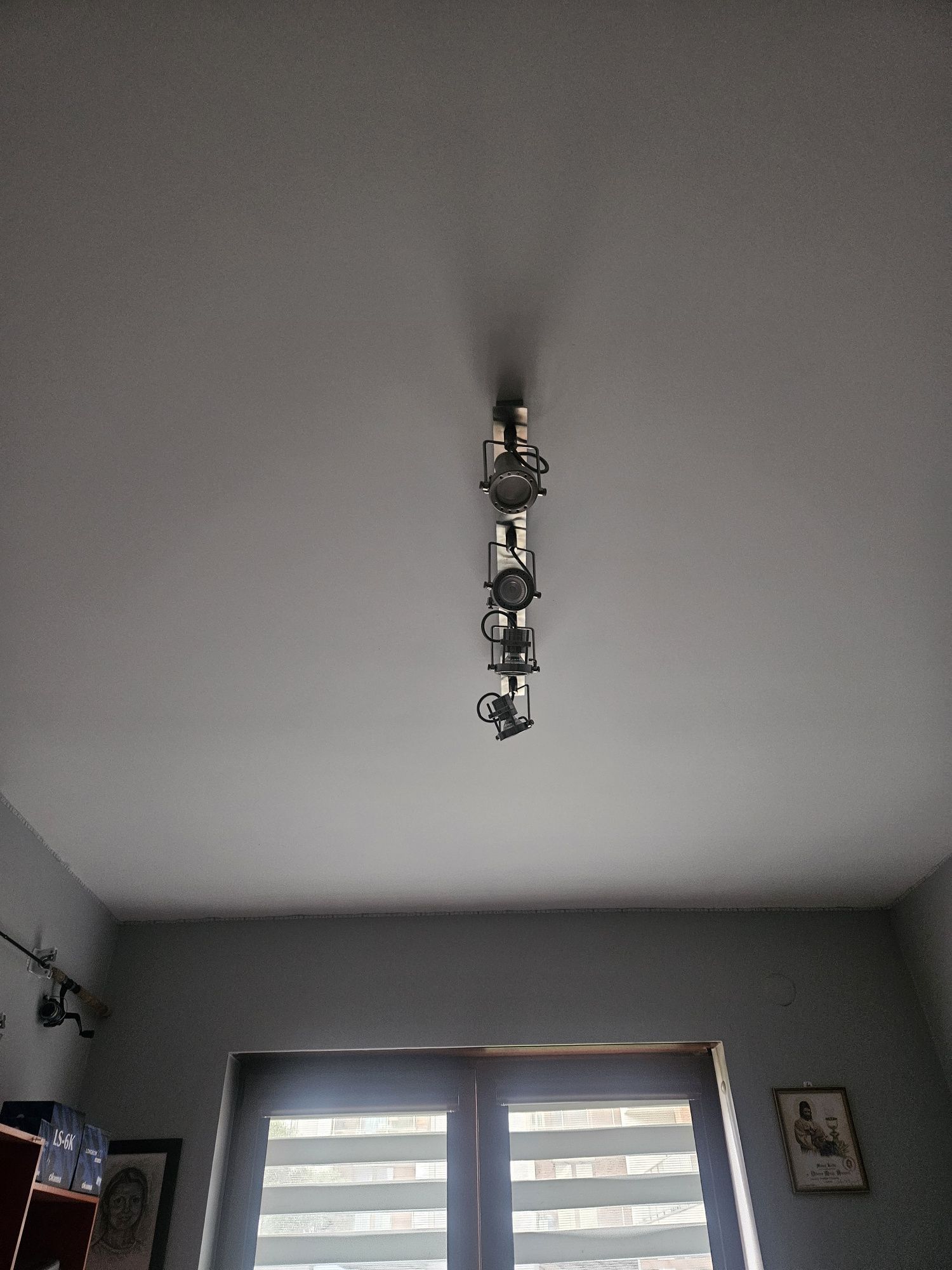 Lampa listwa srebrna sufitowa ruchome klosze