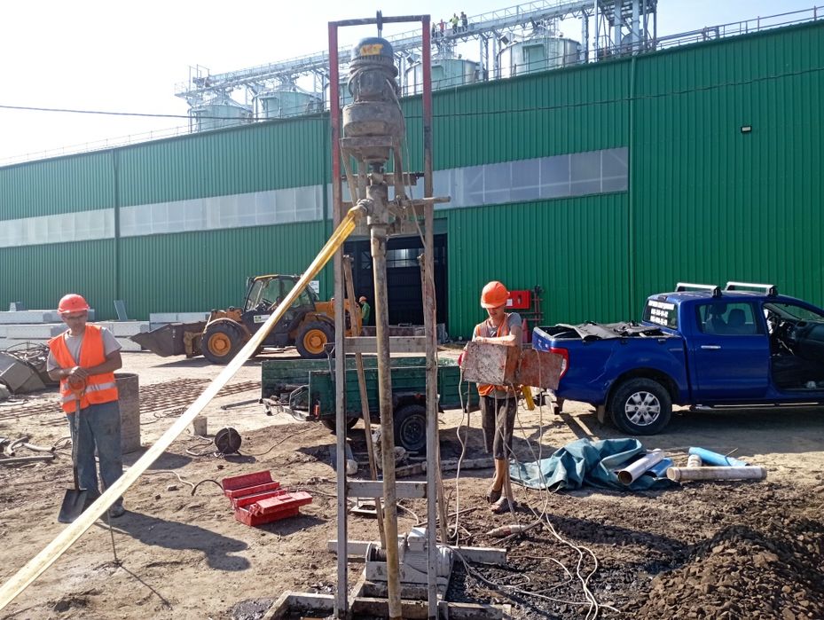 Буріння свердловин на воду та під геотермальні зонди