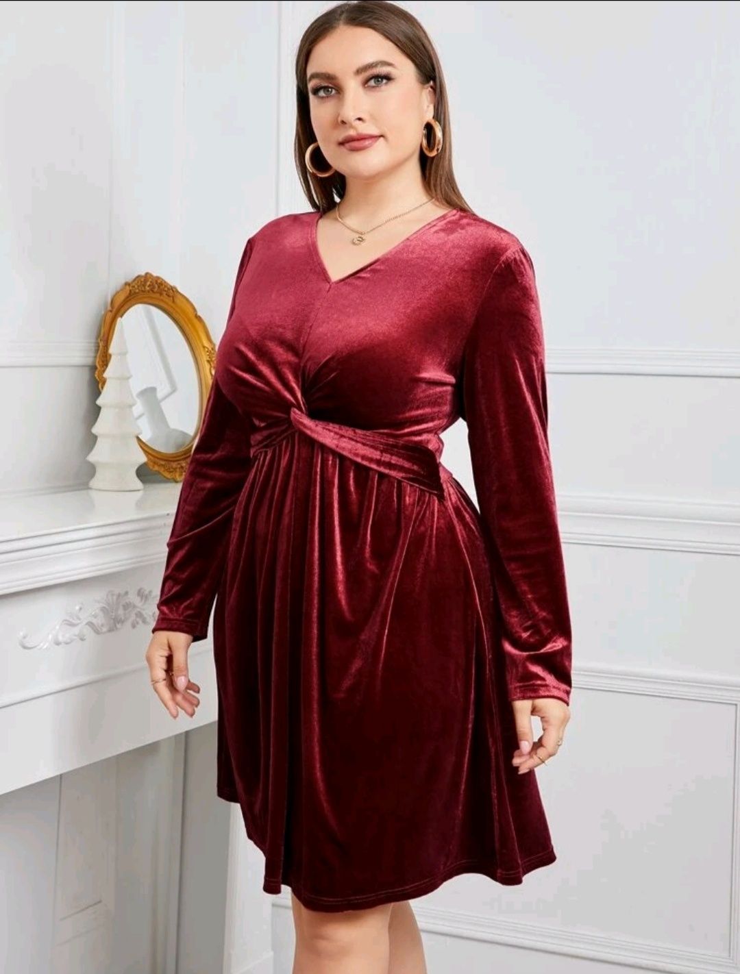 Czerwona welurowa sukienka SHEIN r. 46