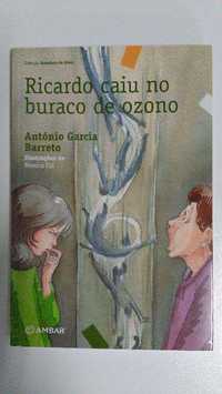 Livro «Ricardo Caiu no Buraco de Ozono» - Novo