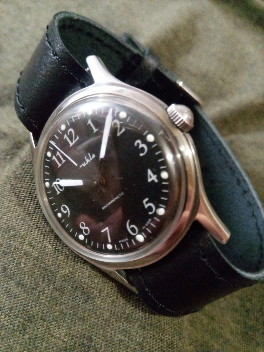 Часы UMF ruhla.2C.16rubis. vintage.militari.