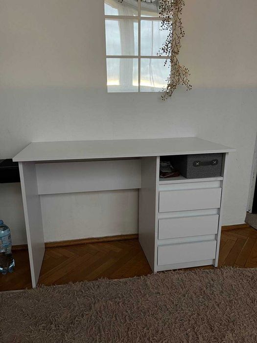 Biurko białe. Jak nowe