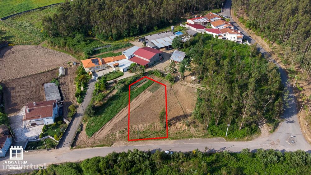 Lote urbano com 855 m2 em São Vicente de Pereira - Exclusivo