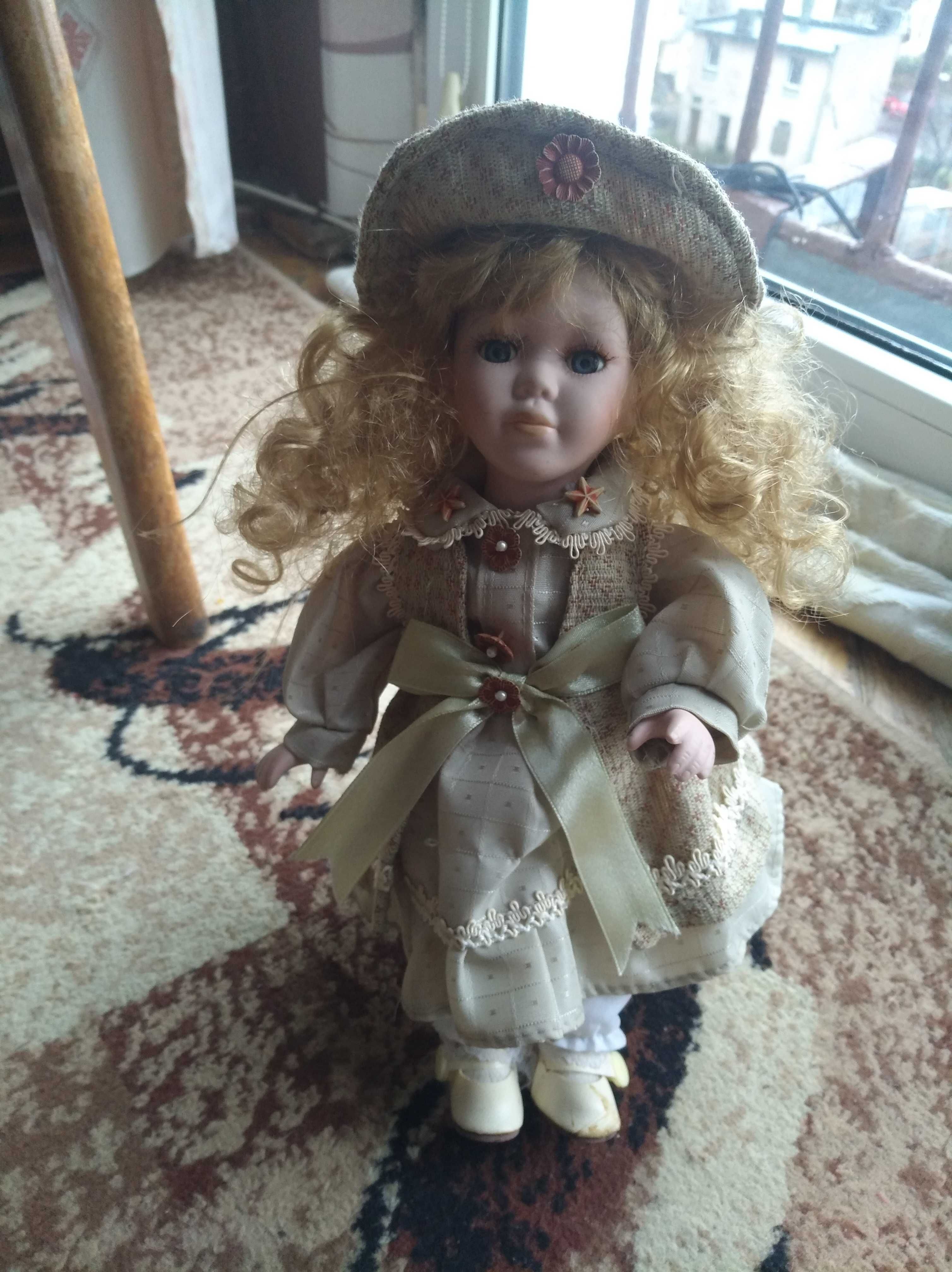 Lalka ozdobna porcelana