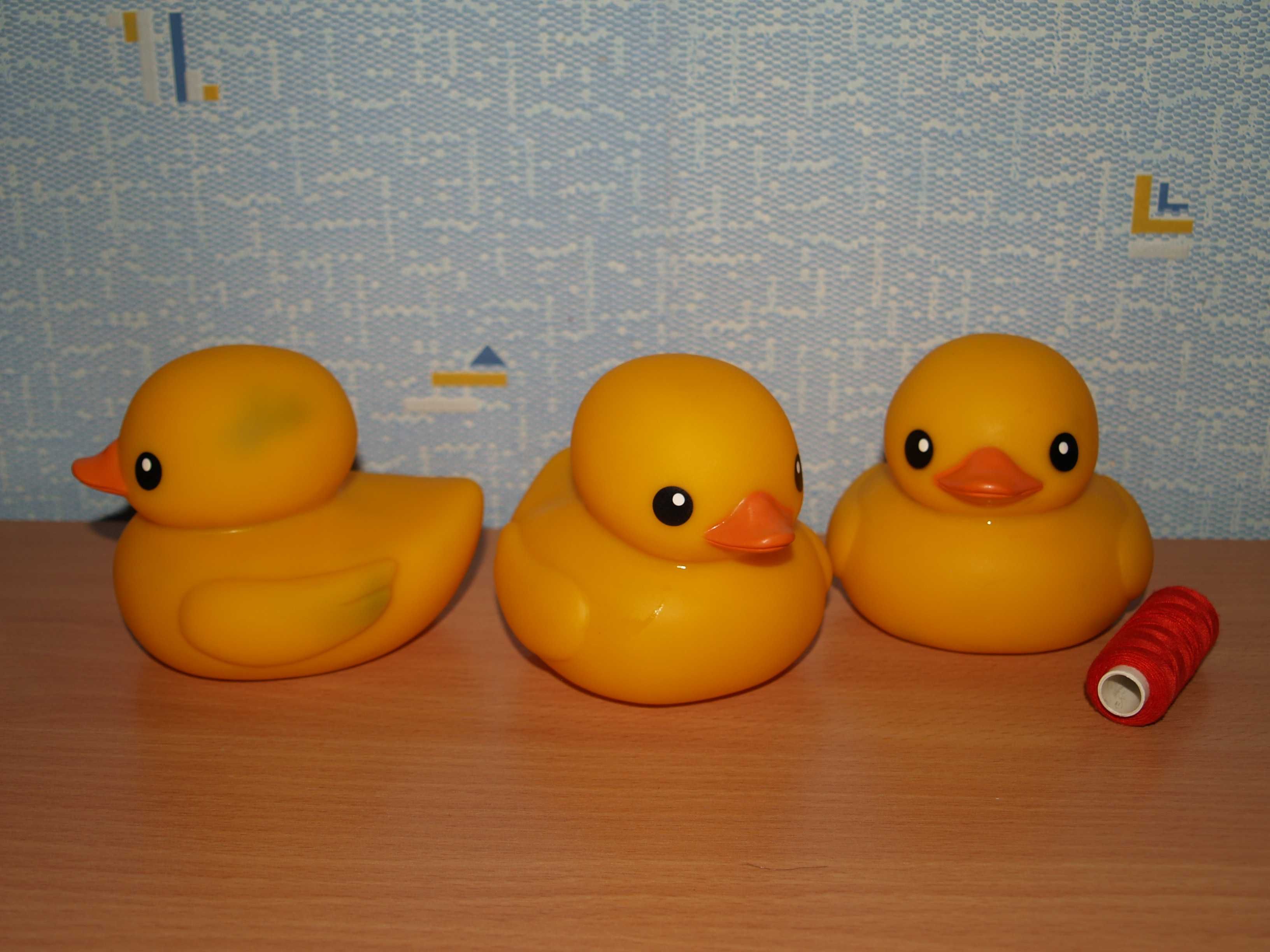 семья уточек в ванную большие желтые утки