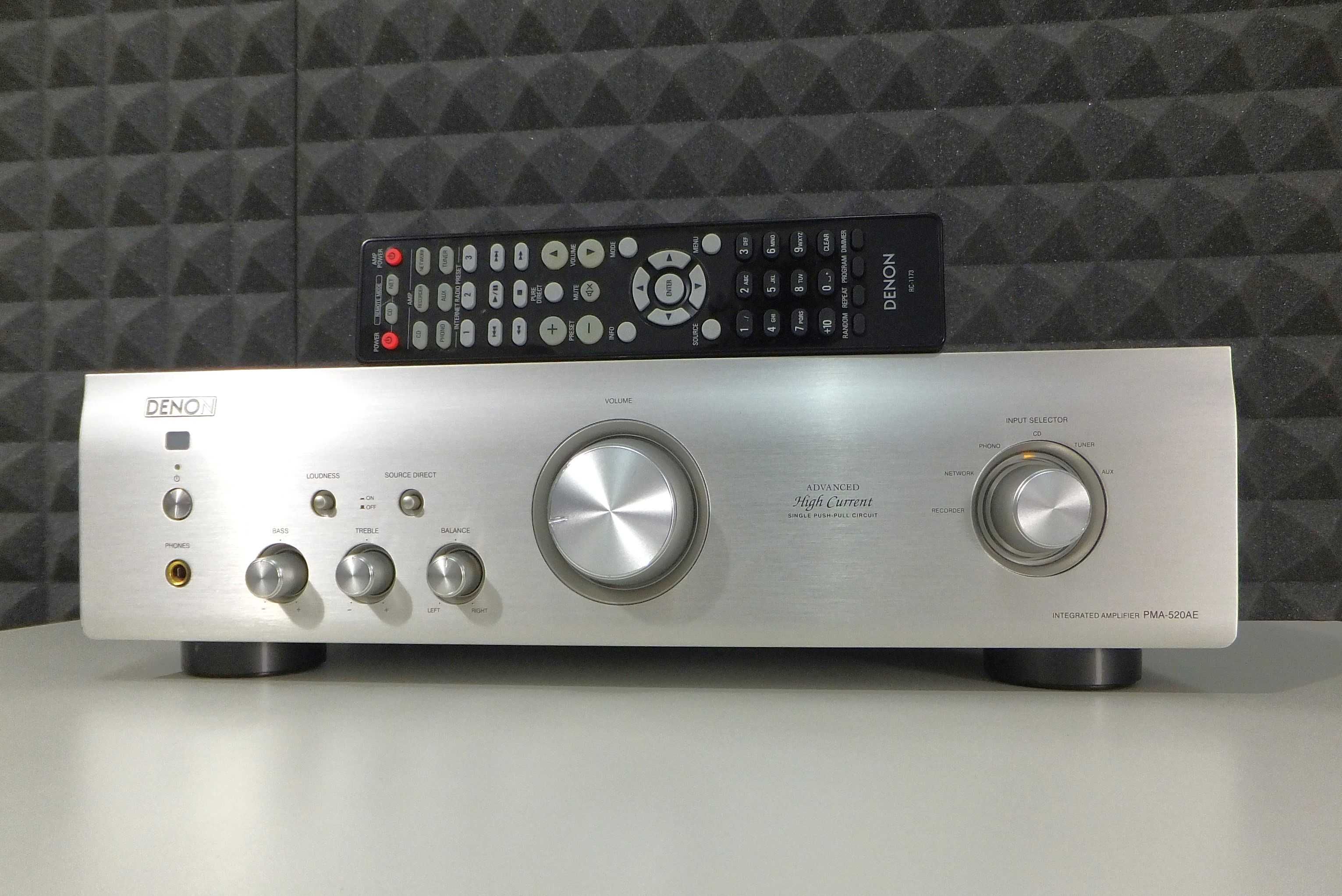 Solidny markowy wzmacniacz stereo DENON PMA-520AE