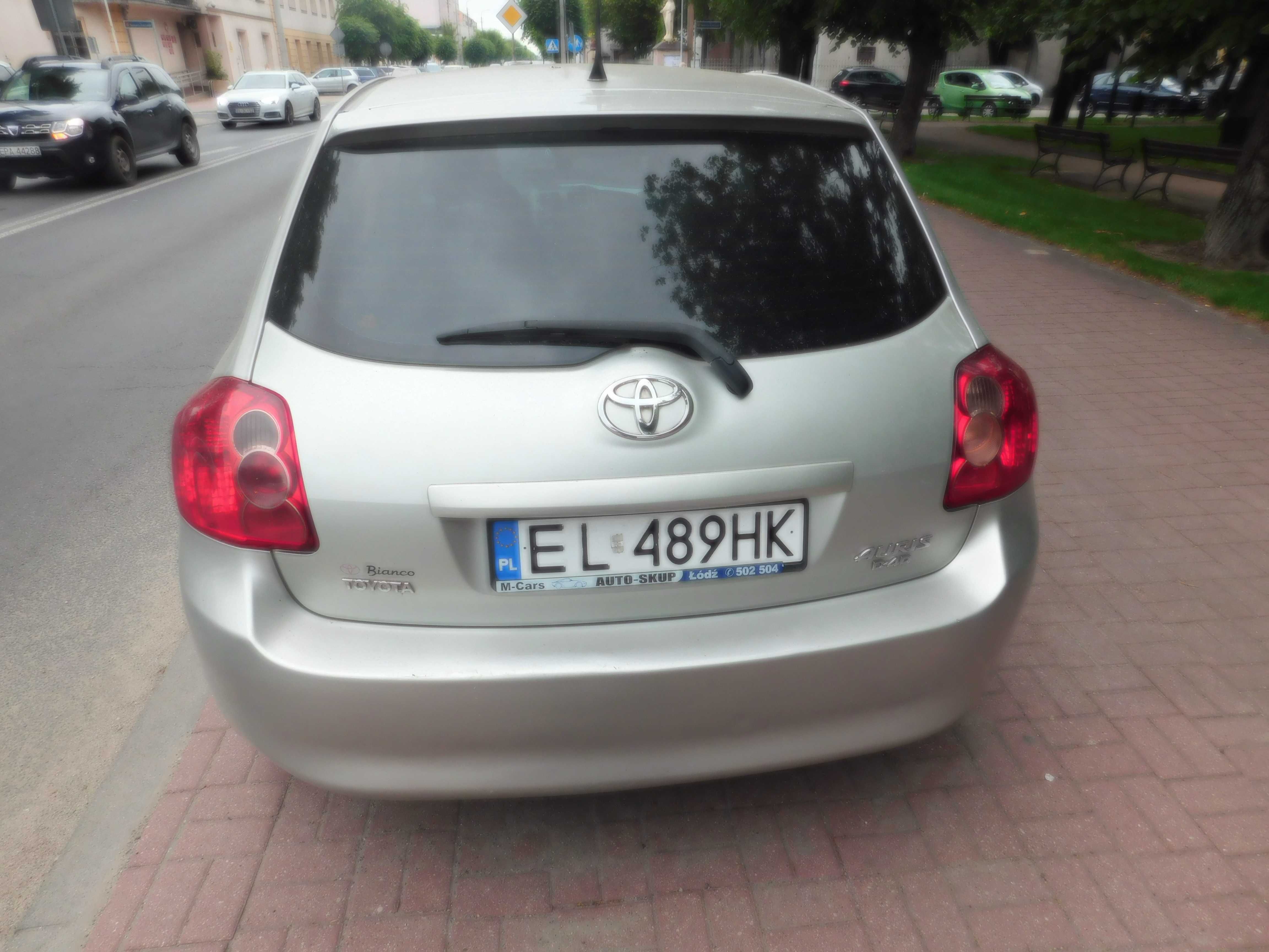 Sprzedam toyotę auris