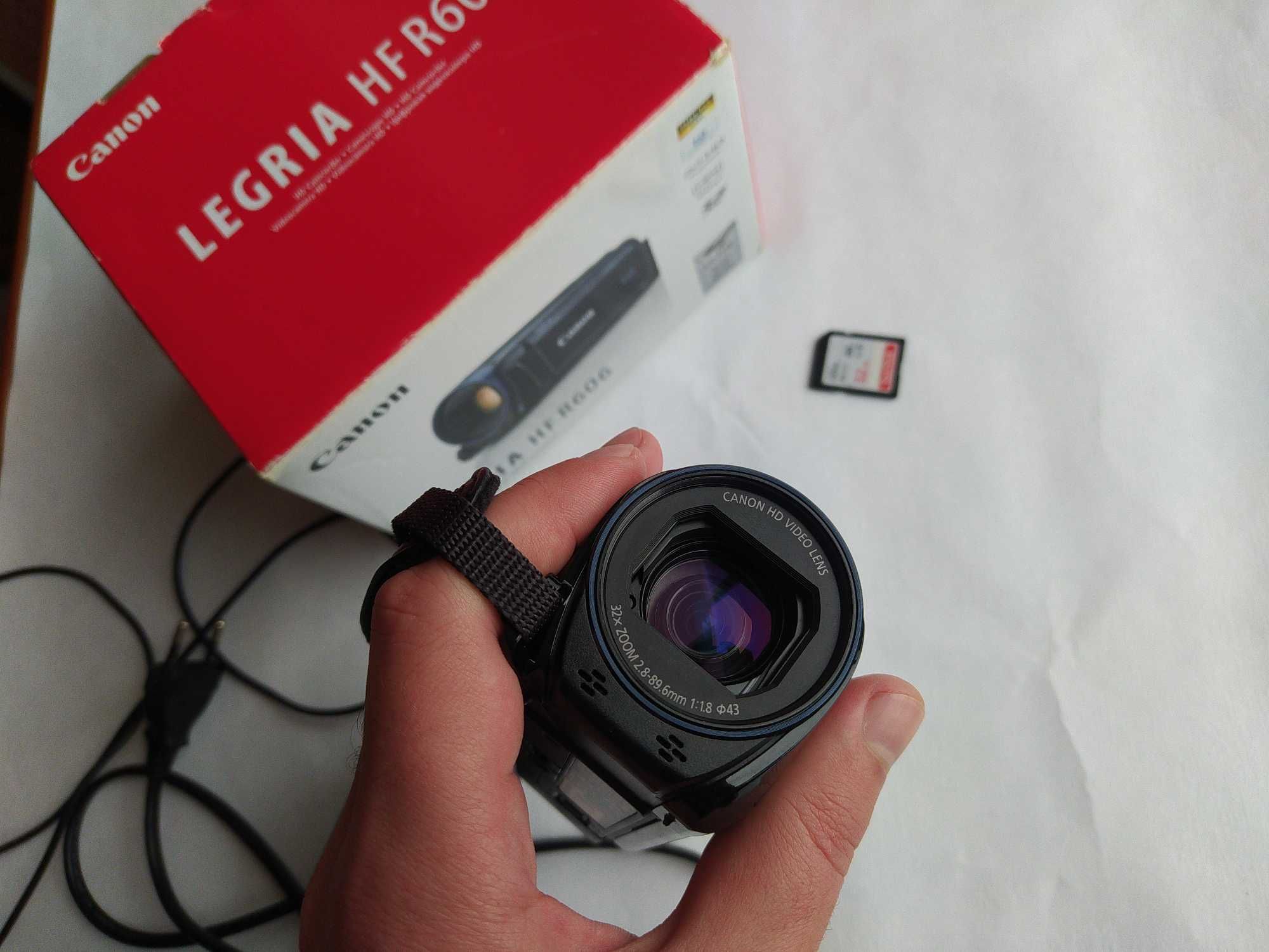 Відеокамера Canon Legria HF R606 (Видеокамера)