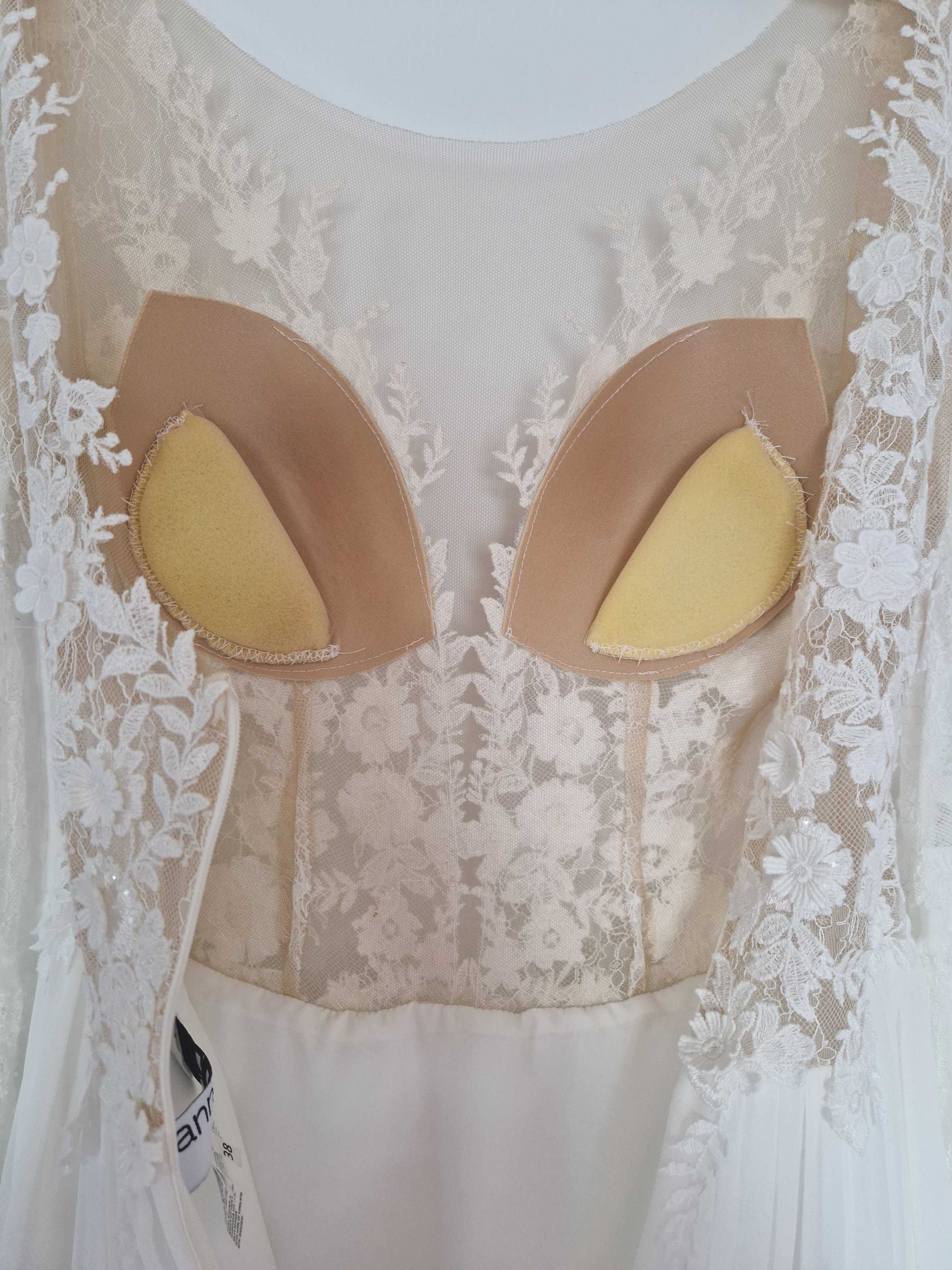 Suknia ślubna Villa Annais Bridal + welon