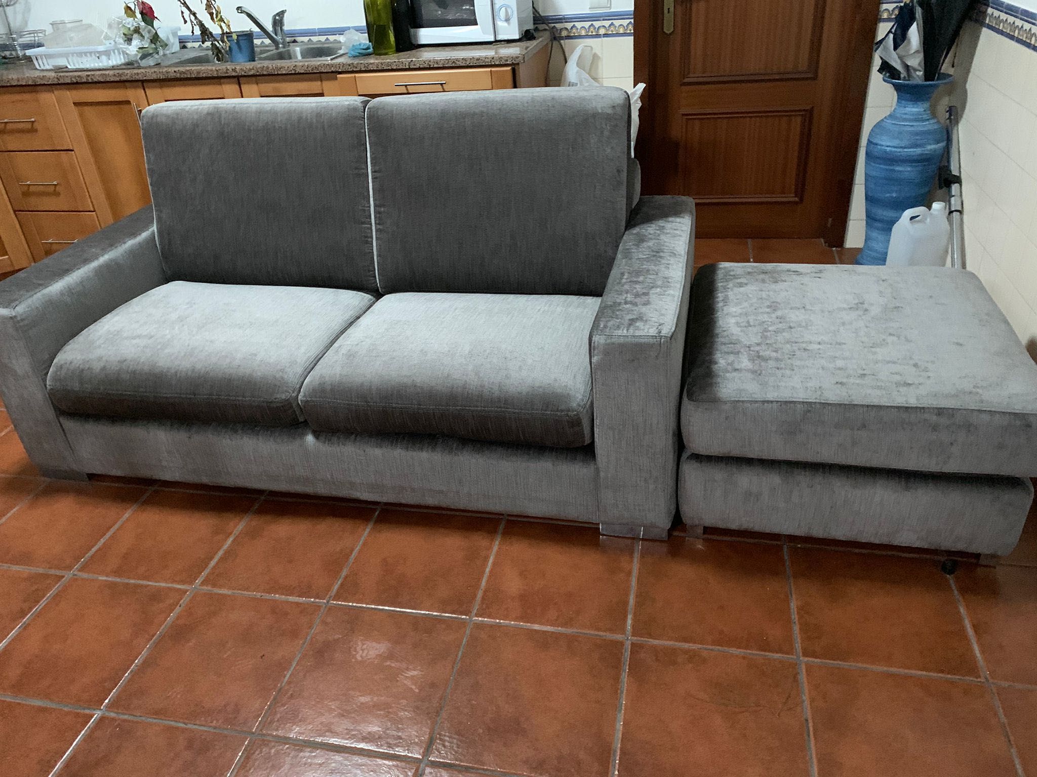 Sofá com chaise long