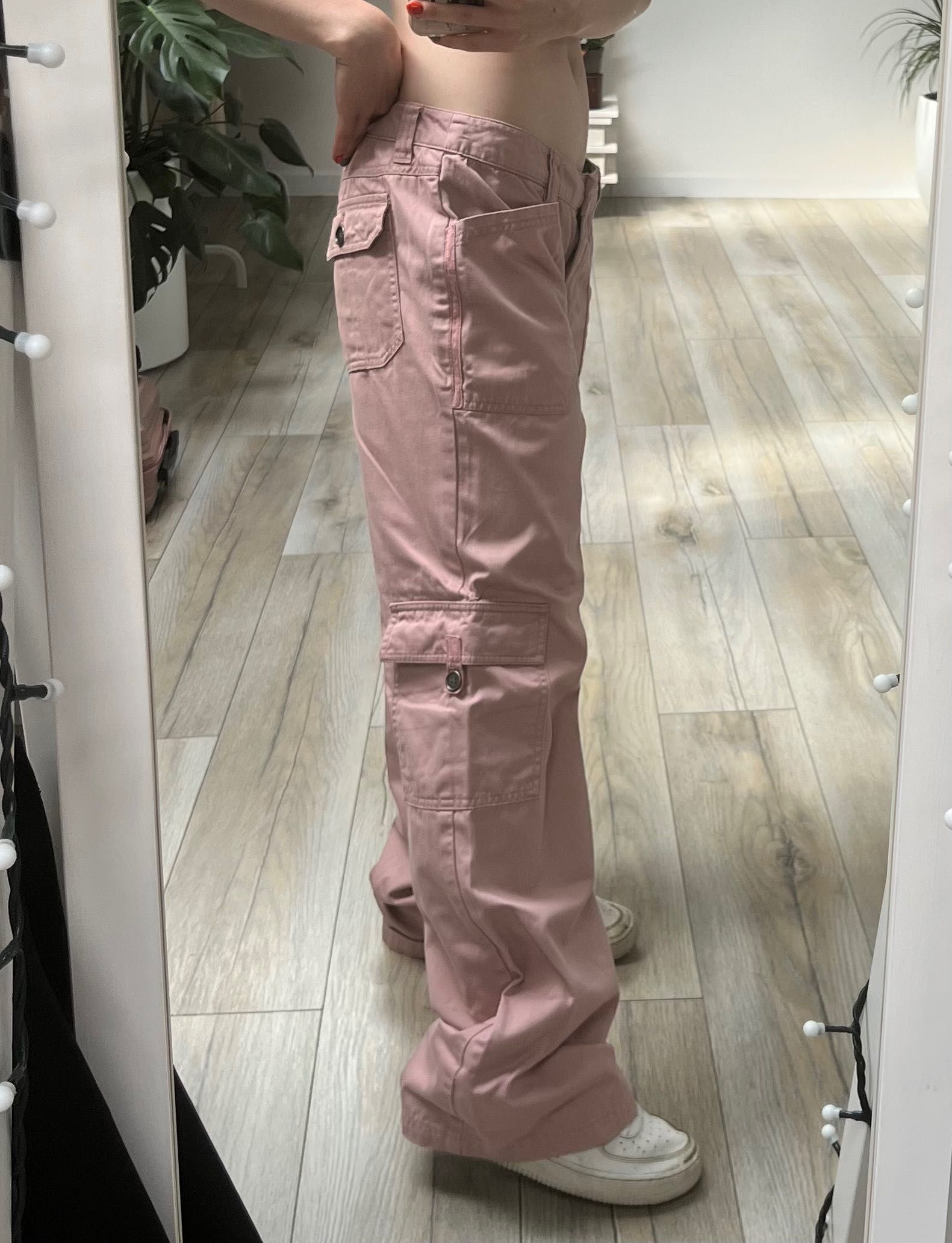 różowe spodnie cargo S/M