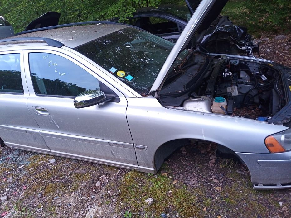 Części Volvo  V70  S60 kolor 426-26 i kolor  019-26