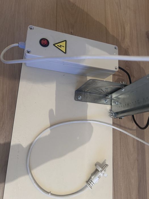 Maszynka gilotyna do ciecia styropianu