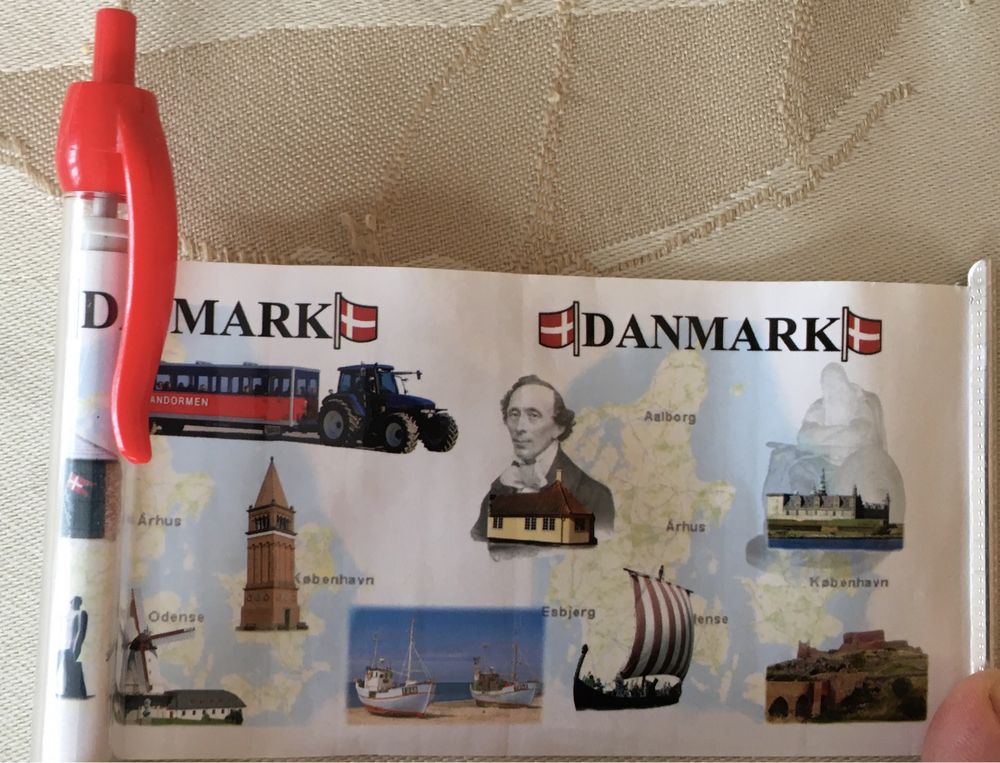 Długopis pamiątkowy, kolekcjonerski, duński z flagą, symbolami Danii