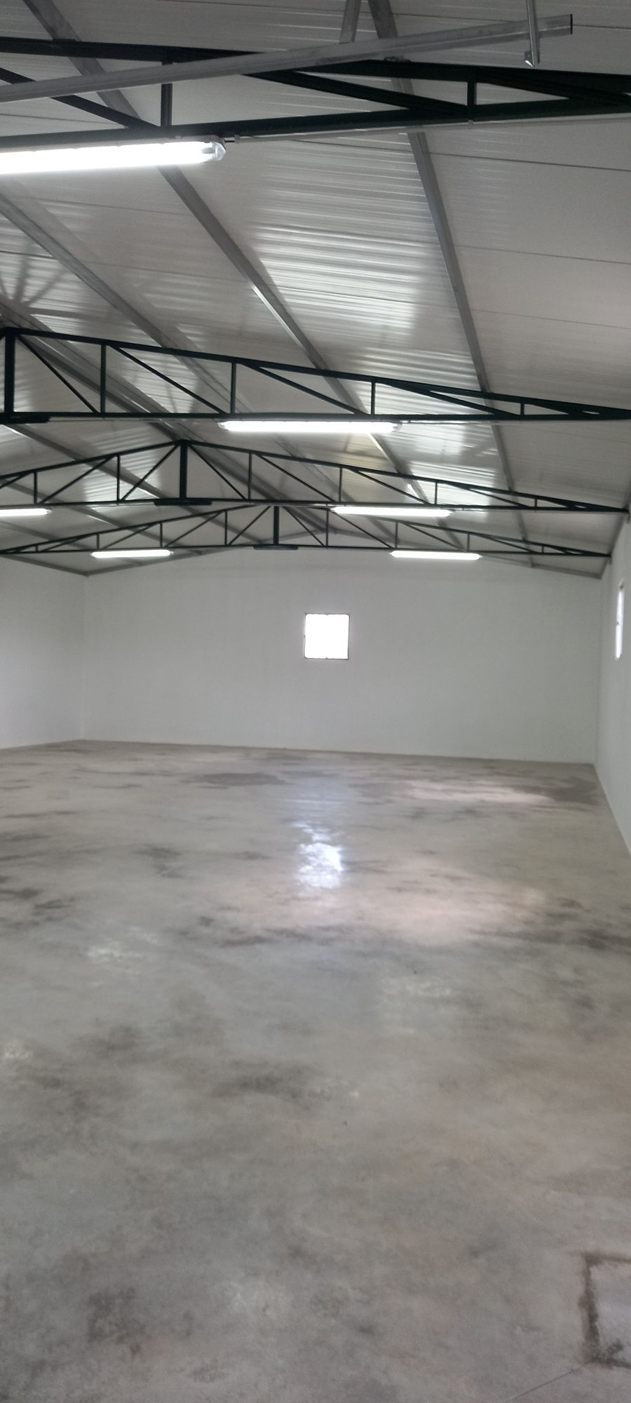Armazém,  localização privilegiada