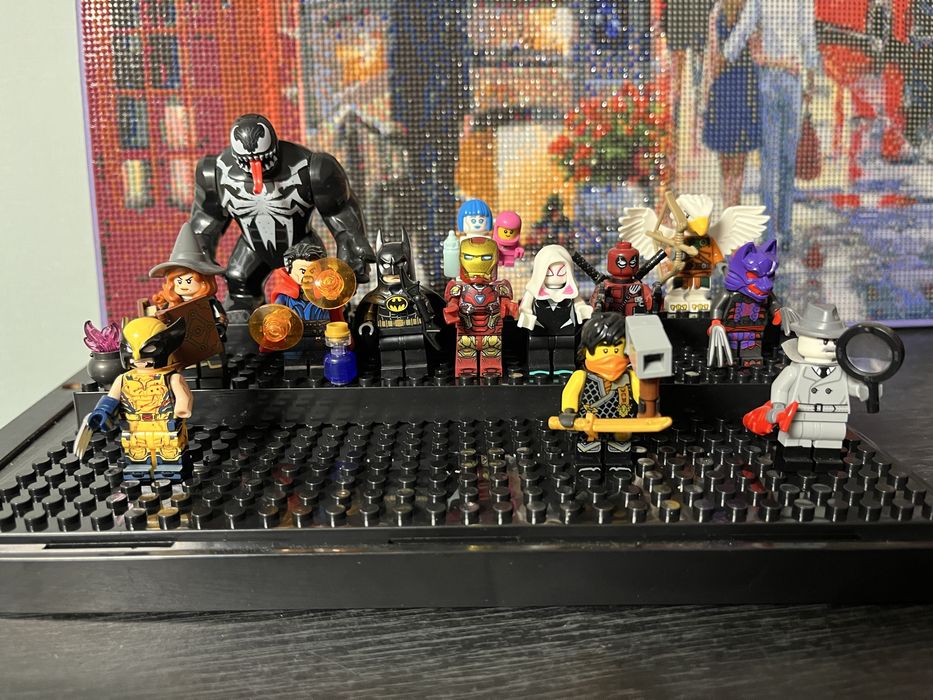 Продам фігурки лего