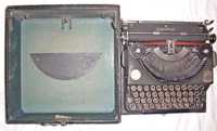 Máquina de escrever antiga Imperial com caixa de transporte