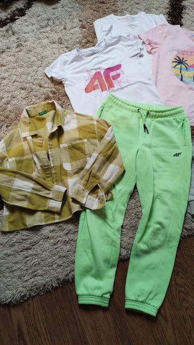 Bluza 4f. Zestaw ubrań dla dziewczynki 152