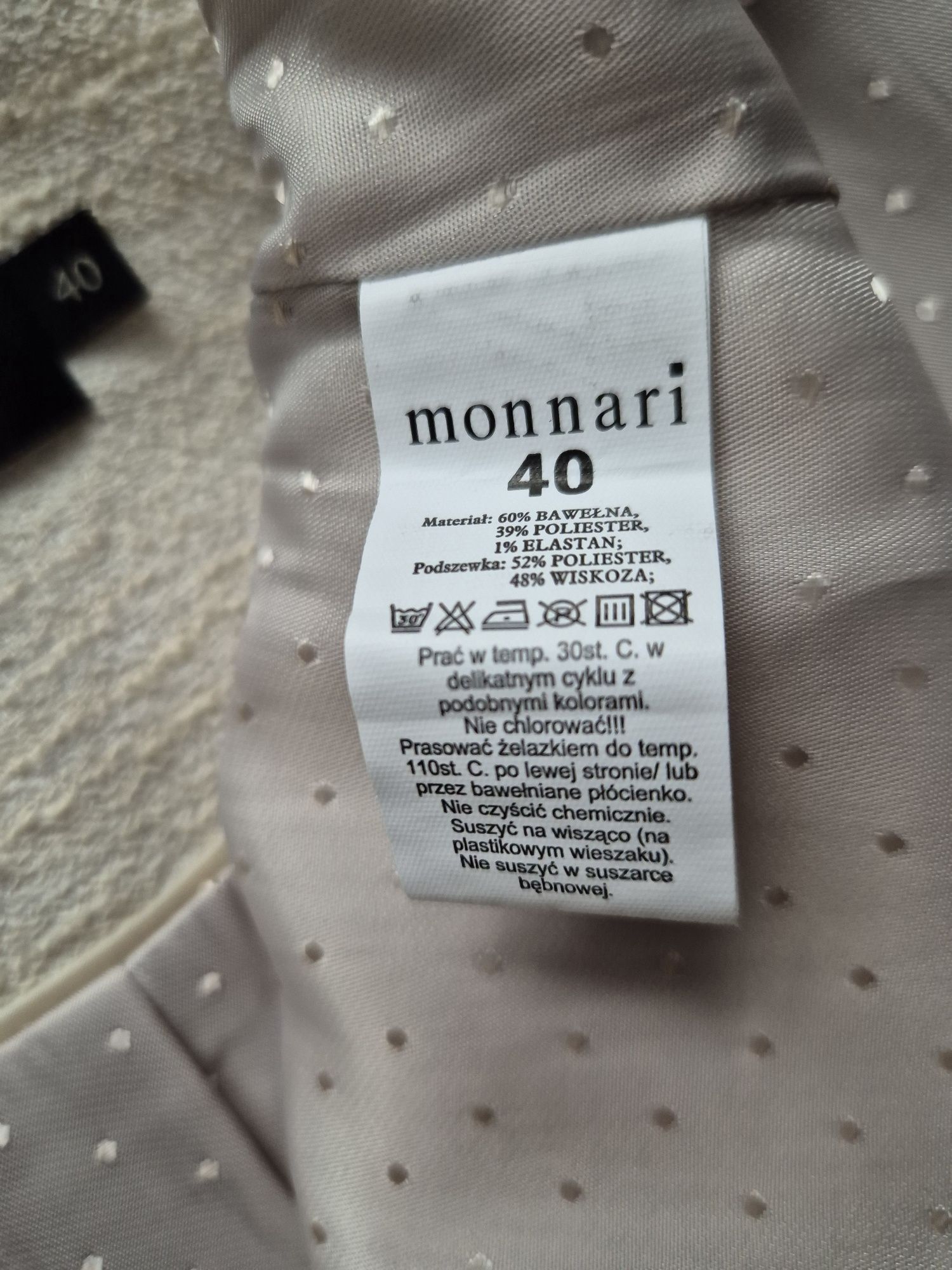 Damski płaszczyk firmy Monnari. Rozmiar 40.