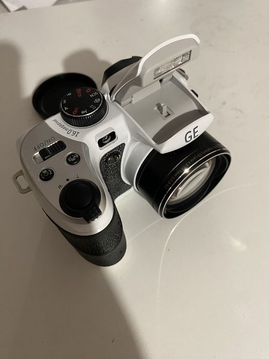 Фотоапарат General Electric X500 White