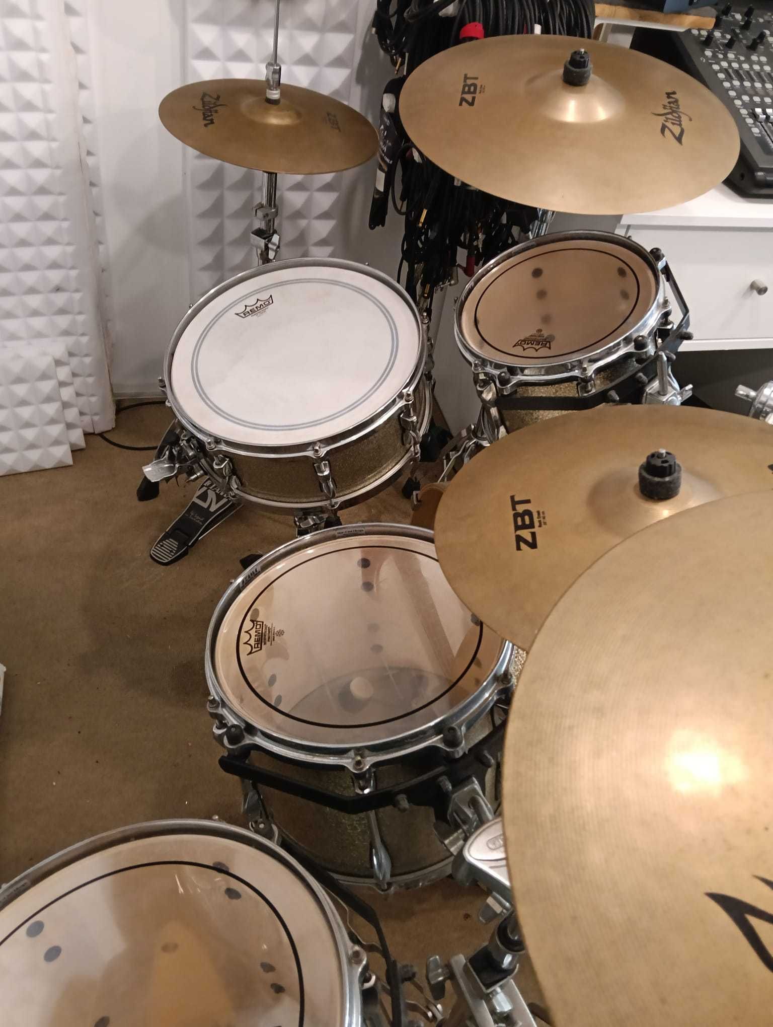 Bateria Acústica Completa com Pratos – Pronta a Tocar