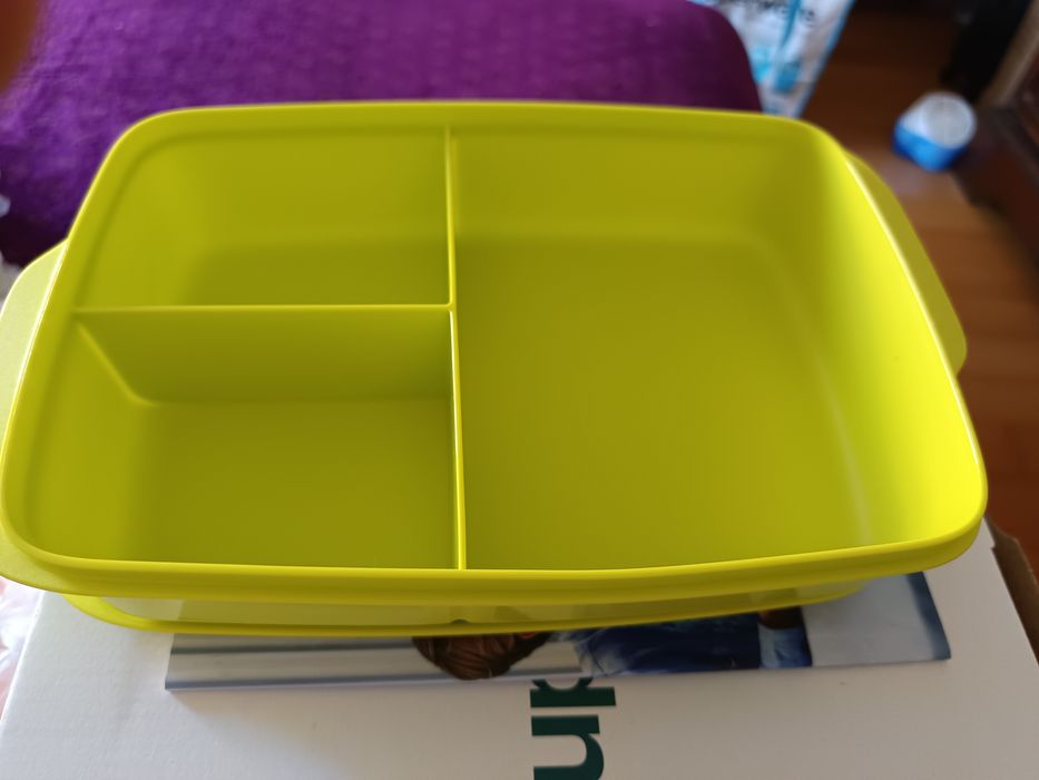 Tupperware com divisórias