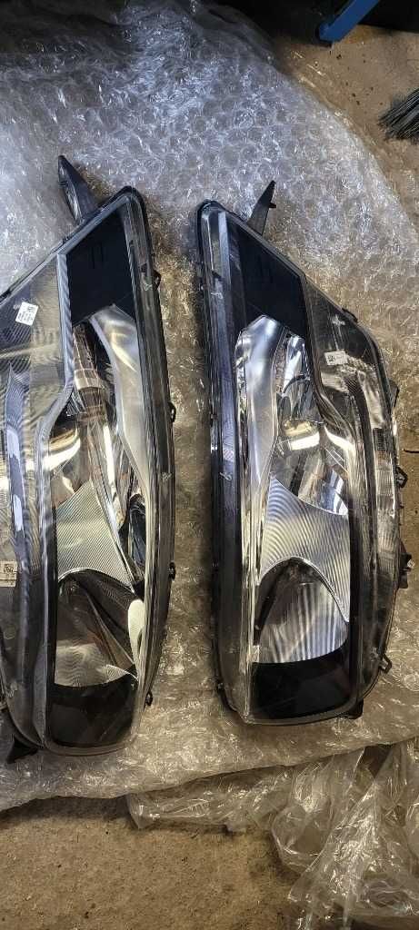 Lampy Reflektor prawa+lewa Iveco Daily 2014