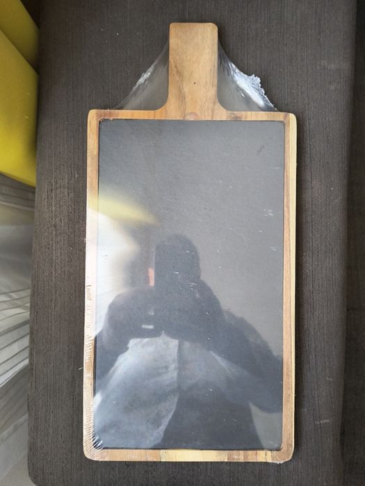 Tábua acácia com ardosia