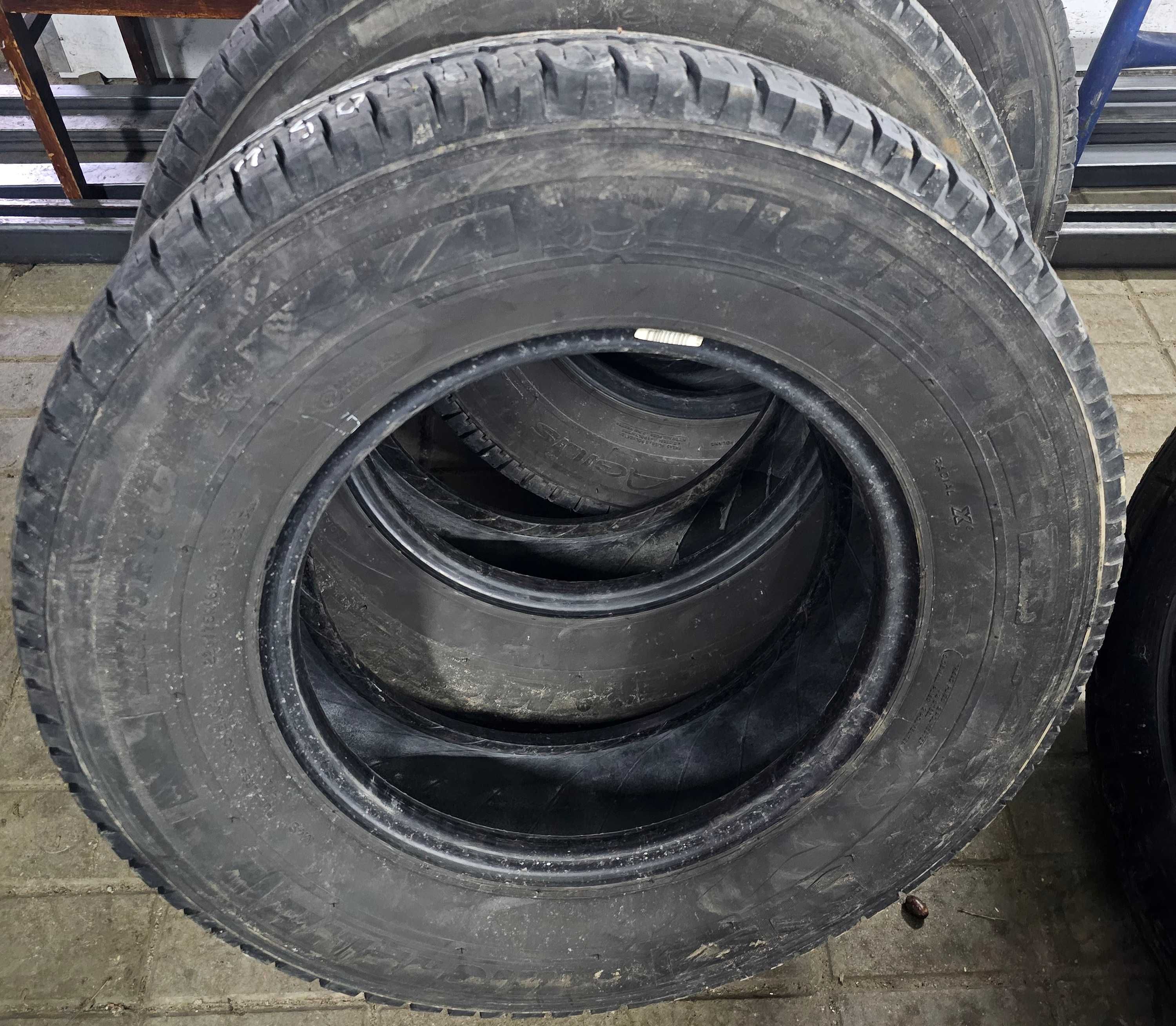 225/75R16C Michelin Agilis Camping Lato