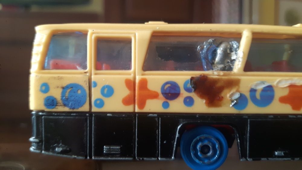 Autobus Neoplan - zabawka 1990r. metal-plastik 1:87 - kolekcja PKS prl