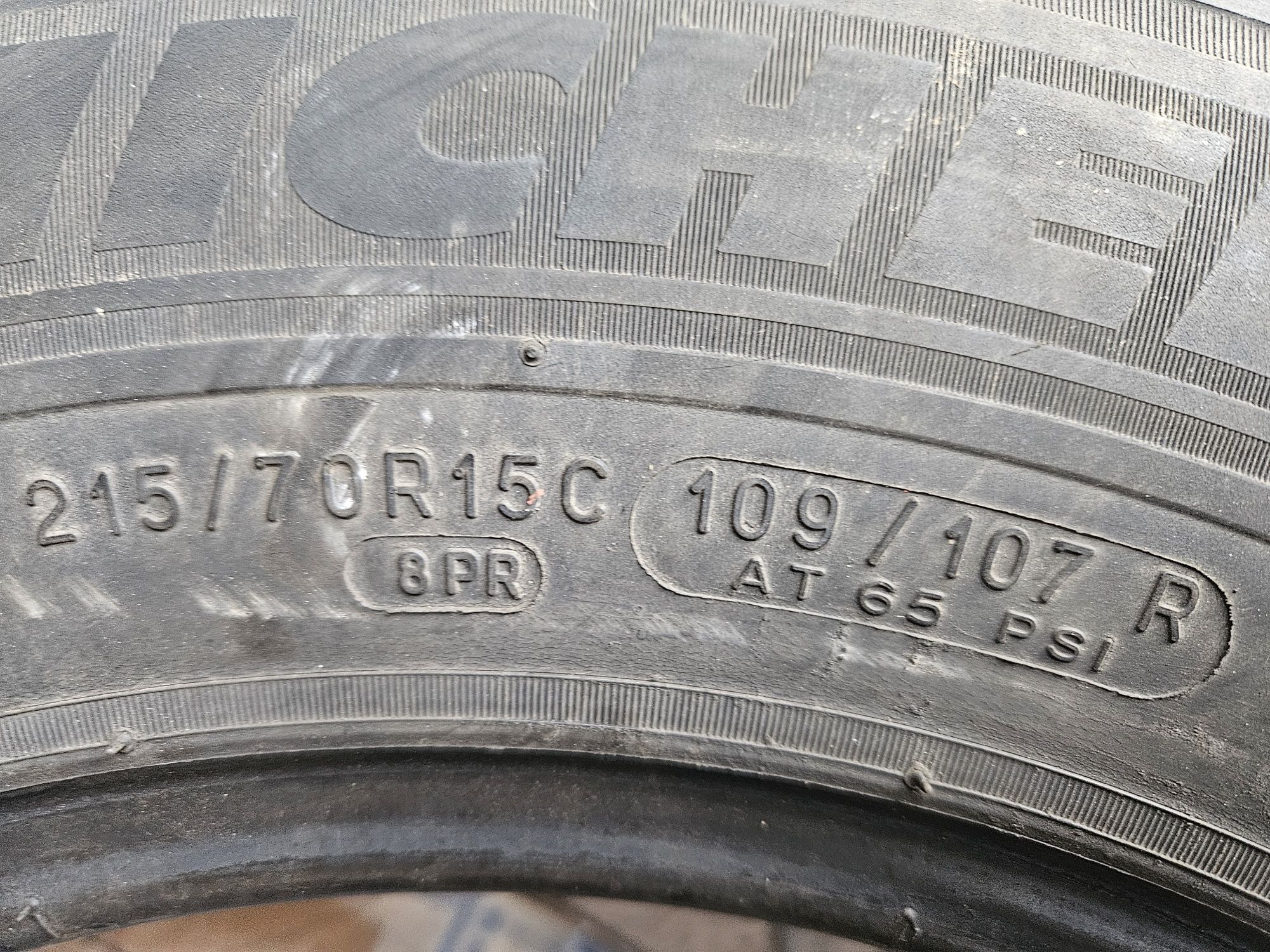 Opony Zimowe Michelin Agilis 215.70.15C