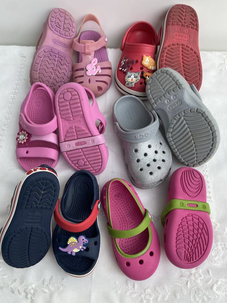 Crocs Menina classicos e sandalias