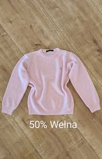 Sweter 50% Wełna. Kolor pudrowy róż. 4 - 6 lat 110 - 116 cm
