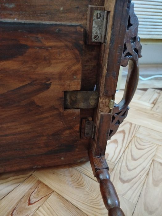 Mesa Vintage 1930 Bandeja Ango Indiana com incrustações em latão