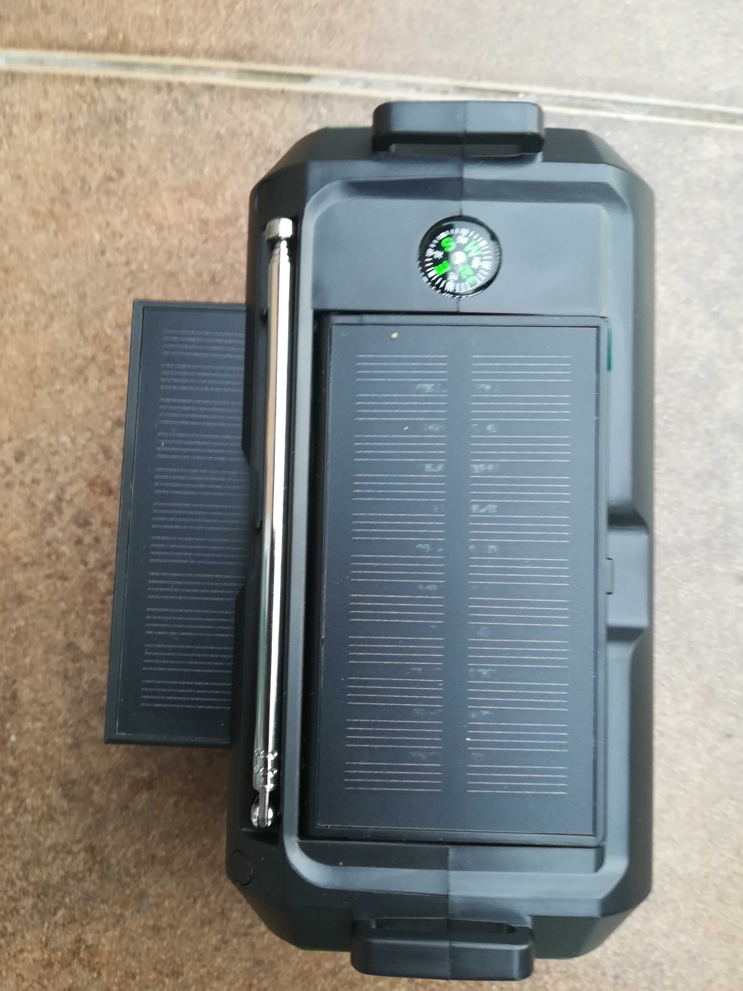 Przenośne surviwalowe radio AM/FM/NOAA , lampa , powerbank 12000mAh