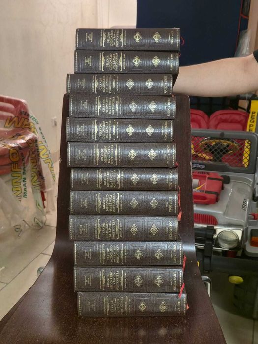 Coleção “Dicionário Enciclopédico de Cultura e Civilização” 12 Volumes