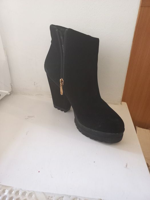 Ботінки весняні замш