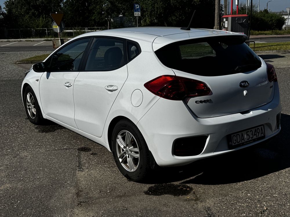 Sprzedam samochód kia ceed 2016 r. 1.6