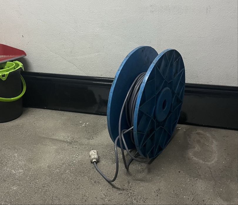 Cabos para ligar à electricidade