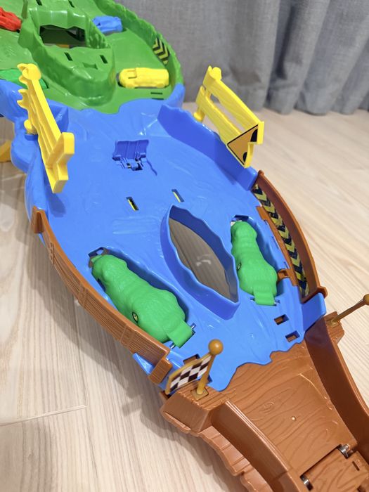 Трек Хотвілс Hot Wheels Monster Trucks Wreckin Raceway (HGV12/HJG32)