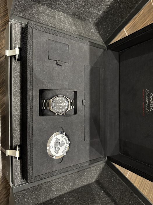Omega Speedmaster Professional Legendary Moonwatch Big box